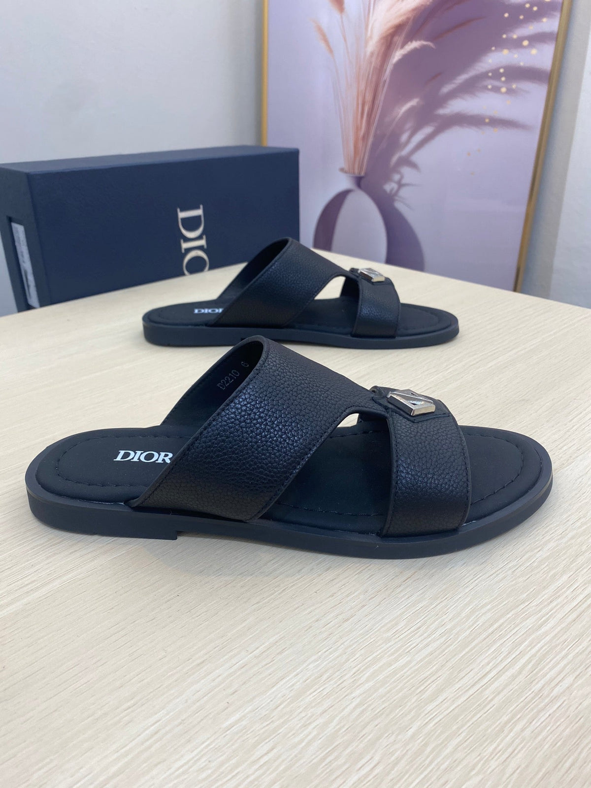 CD ALIDAS CROSS SANDAL BLACK GRAINED CALFSKIN