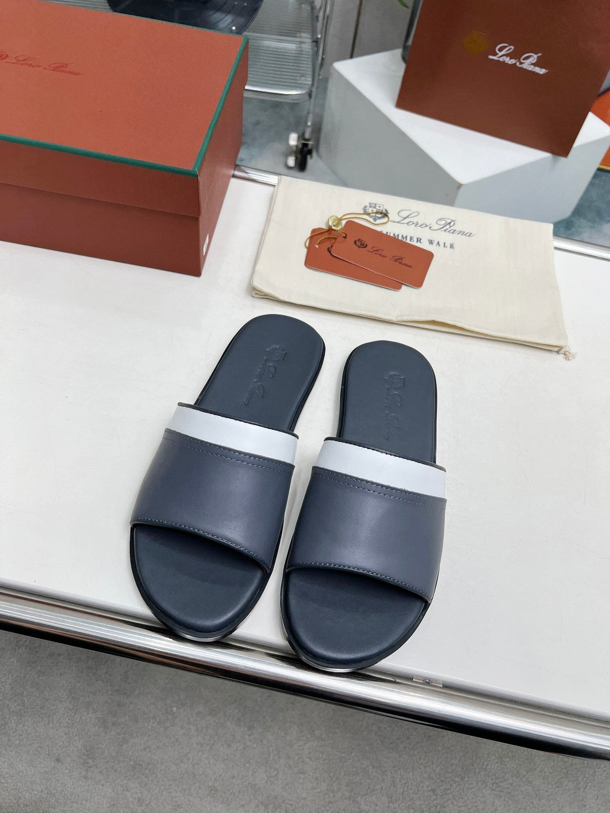 LP SLIPPER PATHON PEWTER CALFSKIN