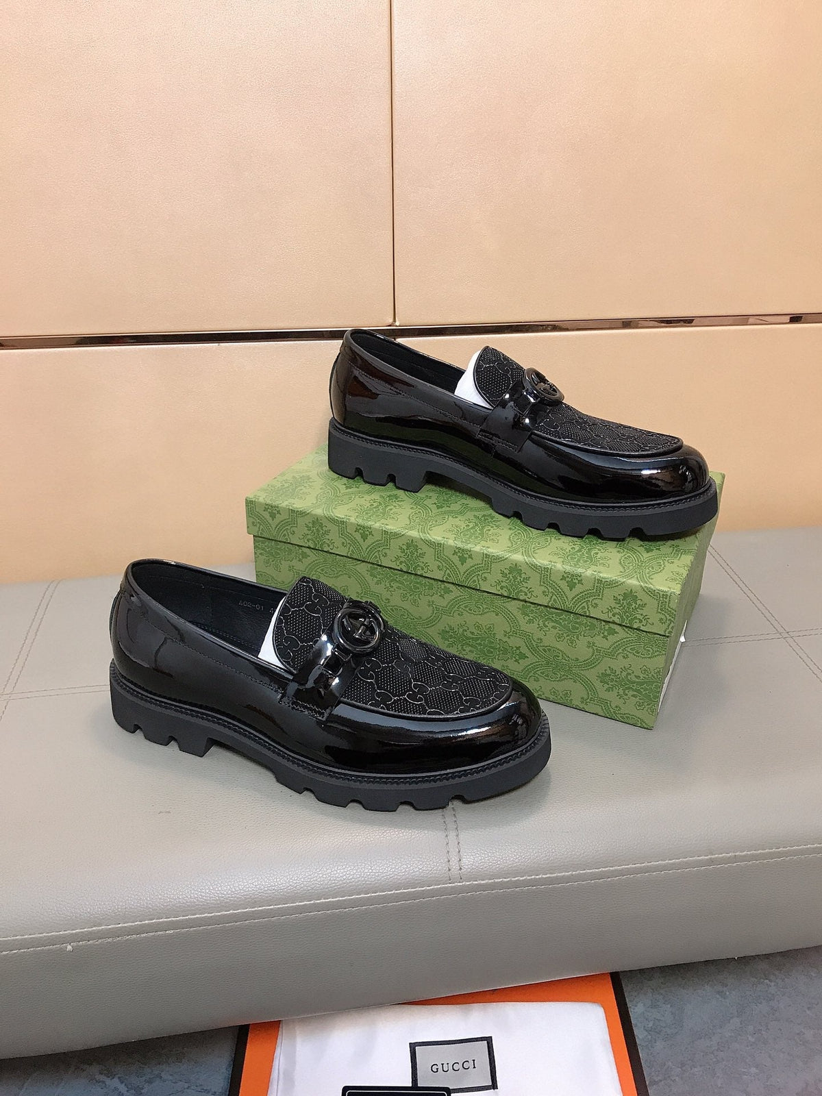 GG Men's Loafer Black Cowhide 529749