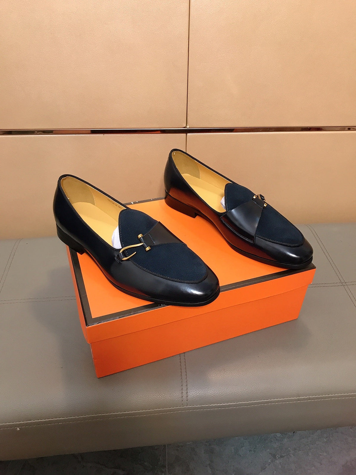 GG Men's Leather Loafer Black Cowhide 721602
