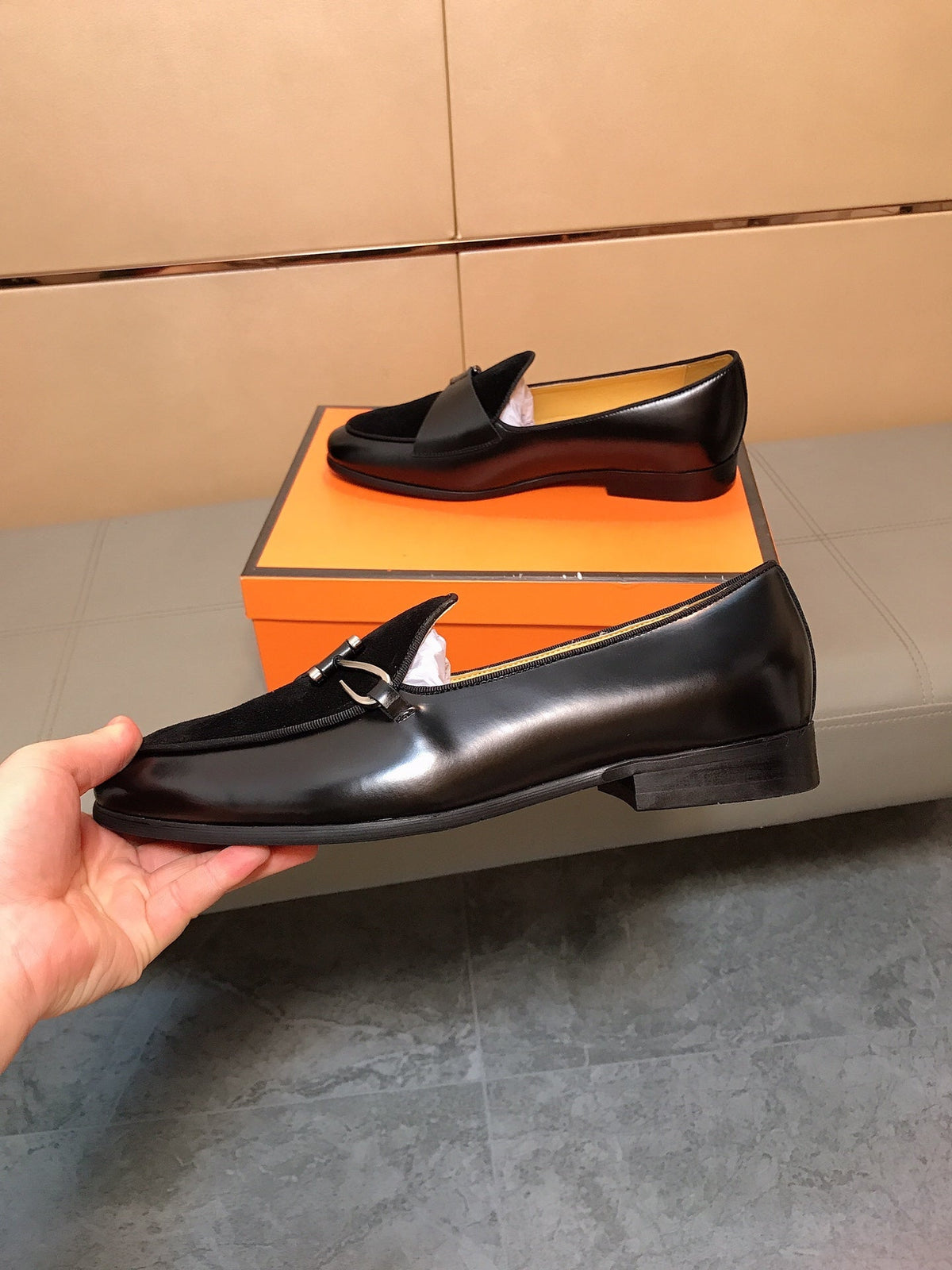 GG Men's Leather Loafer Black Cowhide 721602
