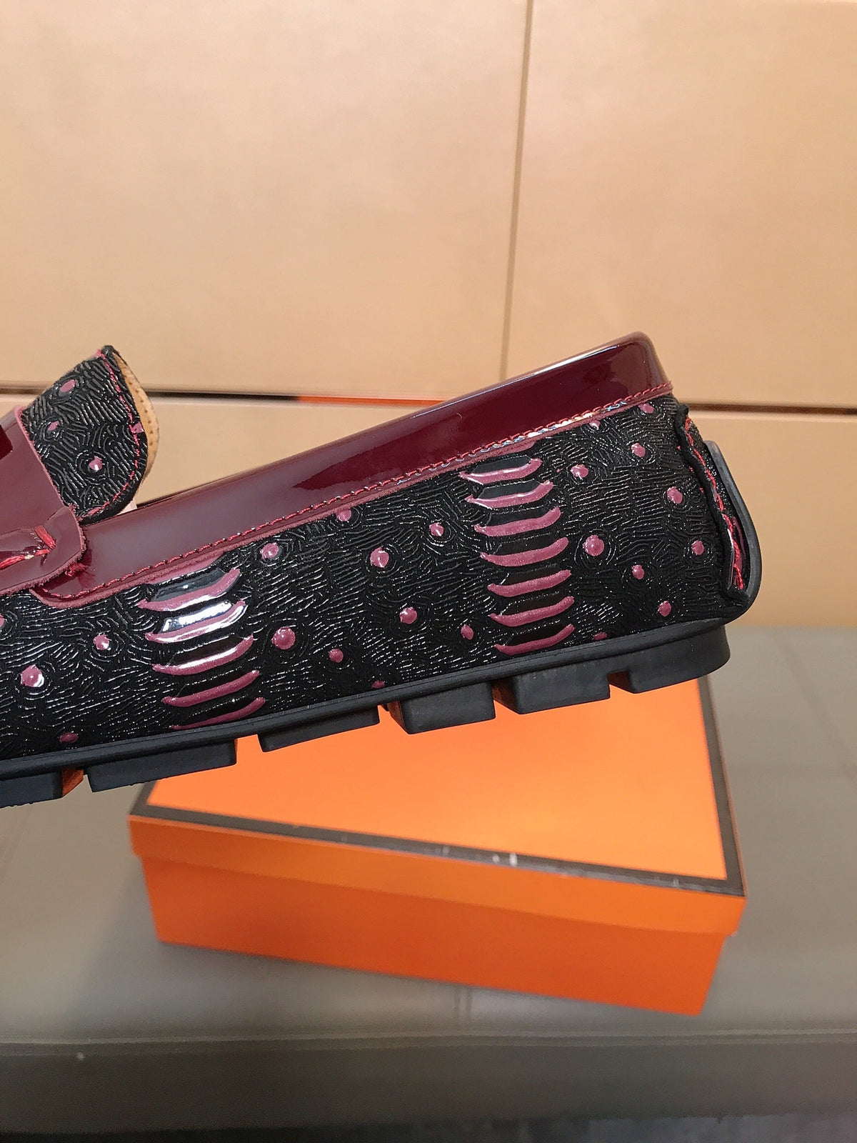 HM Men's Korean Loafer Black Burgundy Embossed