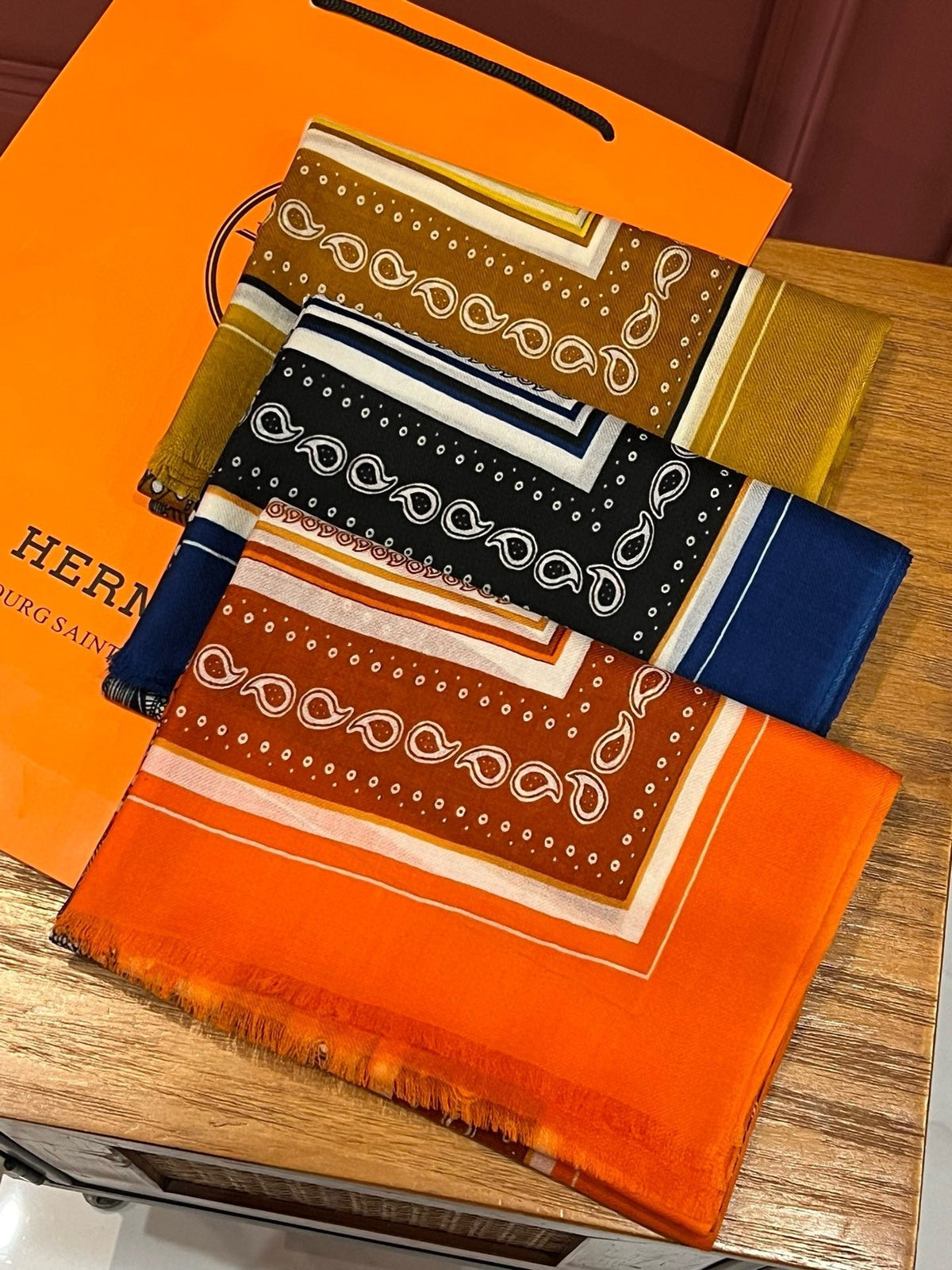 Selle De Dignitaire Bandana Shawl 200 CM In Orange Red Colorful Cashmere 265333
