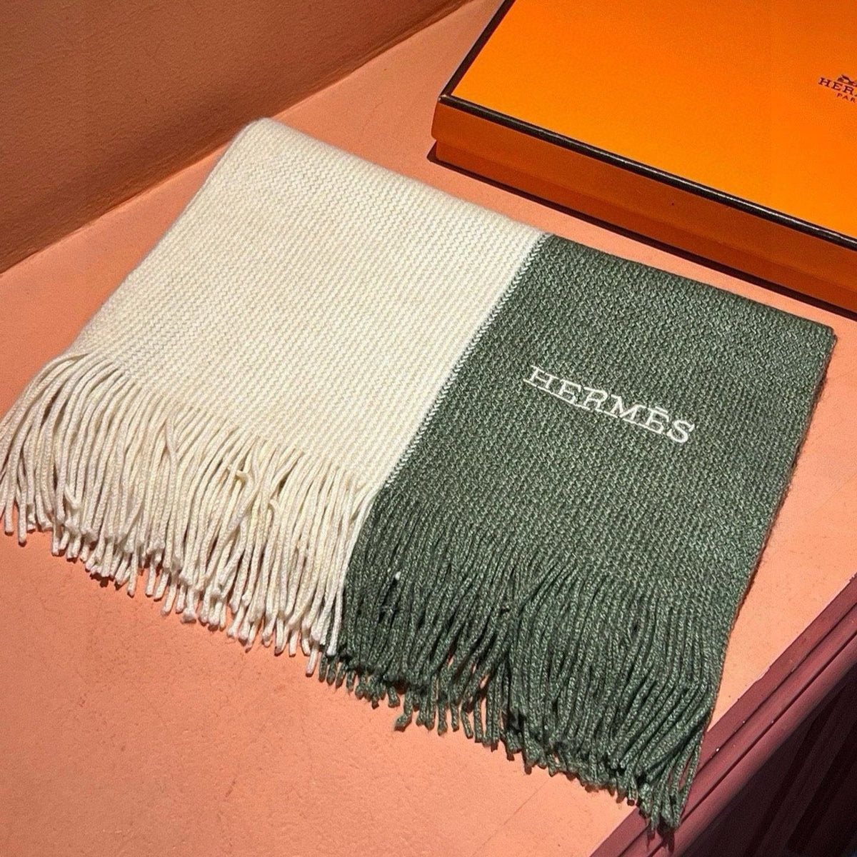 HIGH-END SCARF 180 IN MOSS GREEN MIX BEIGE CASHMERE