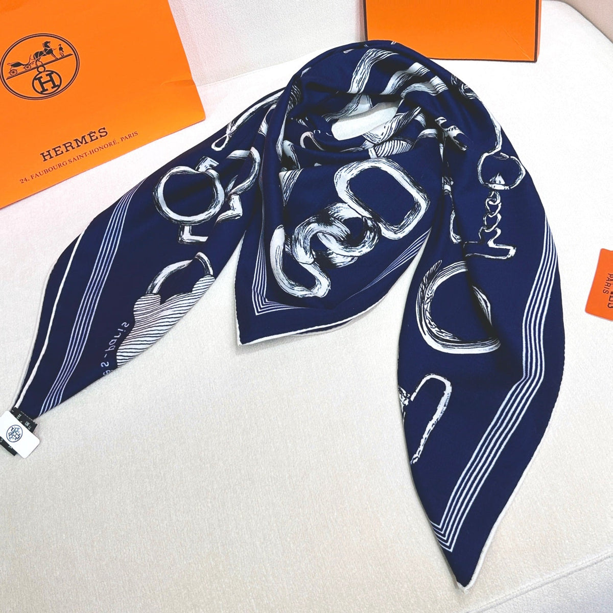 HM  Creative Origins Scarf 135CM Blue Cashmere Silk 969423