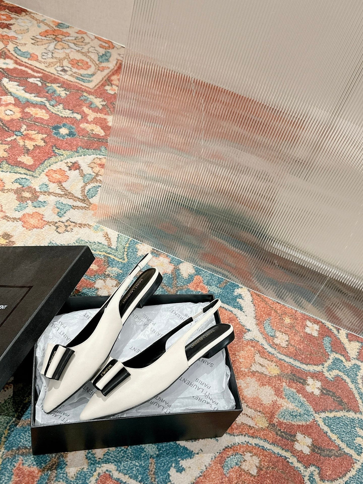 CASSANDRA SLINGBACK FLAT IN WHITE MIX BLACK SMOOTH LAMBSKIN