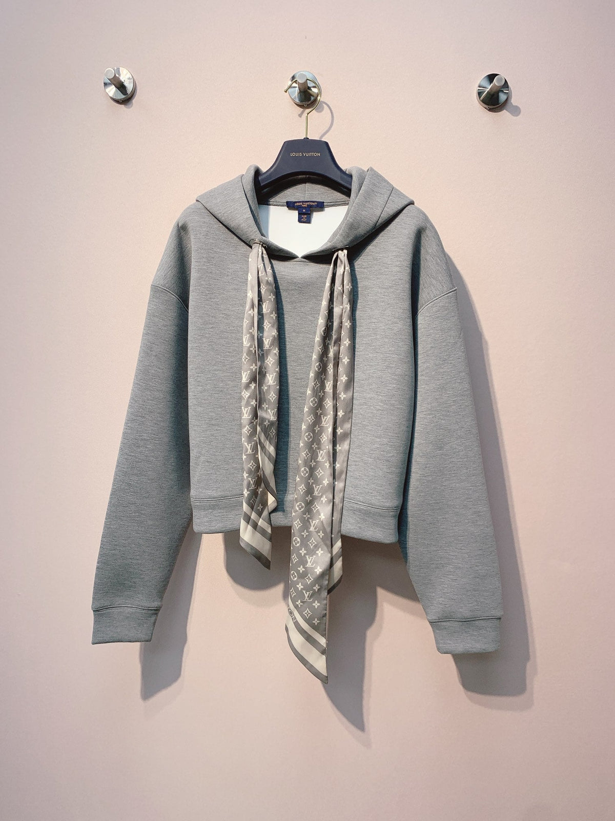 LV 25 Monogram Scarf Set Gray Viscose 293282