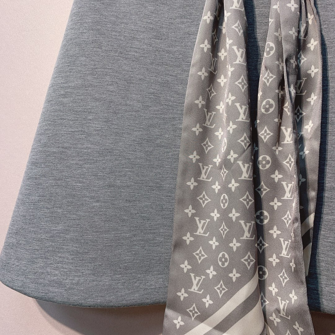 LV 25 Monogram Scarf Set Gray Viscose 293282