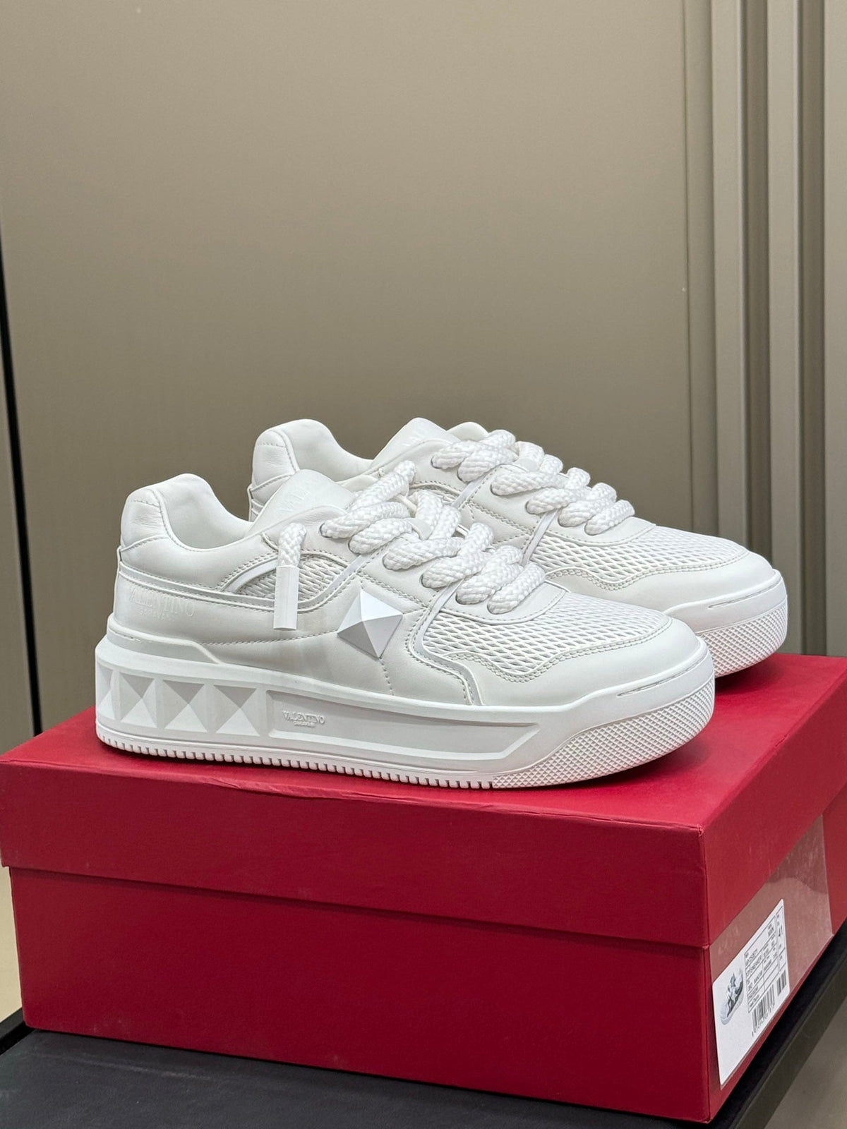VT 2025 Sneakers White  Frabic Cowhide 548577