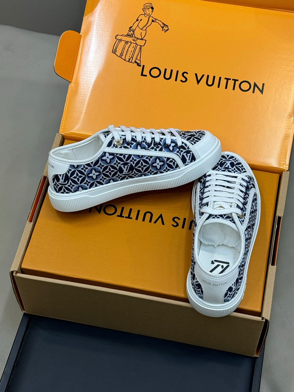LV 26ss Sneaker Dark Blue Monogram Canvas Leather 621649