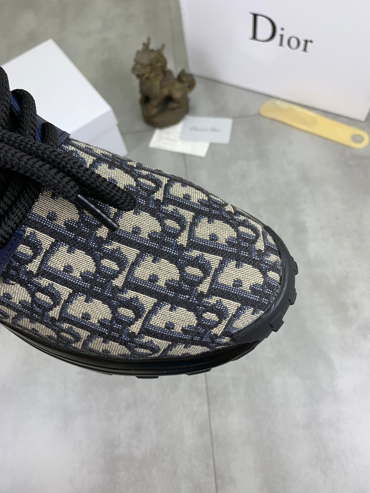 CD B24 SNEAKER AZURE AND BEIGE FABRIC