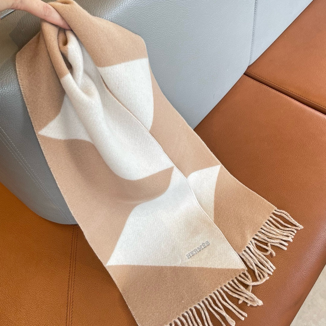 Geometric Scarf 151 CM IN Beige White Cashmere