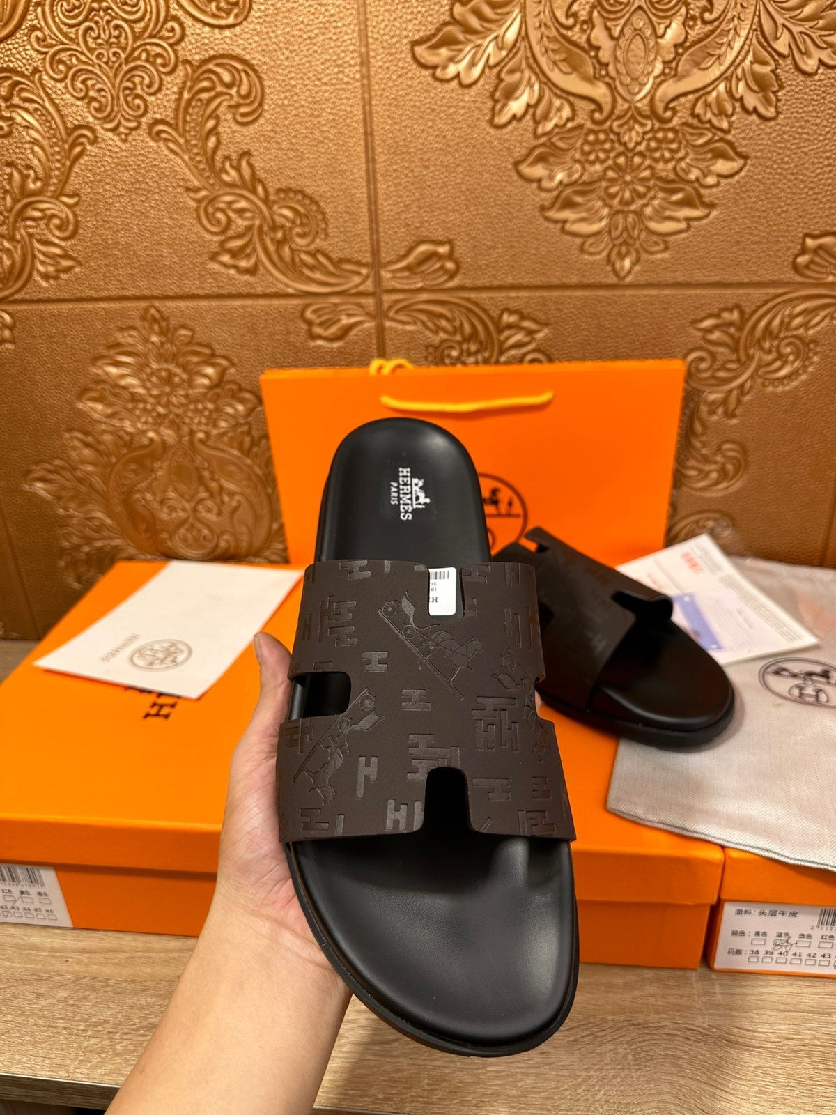 HM IZMIR SLIPPER BLACK AND DARK BROWN CALFSKIN