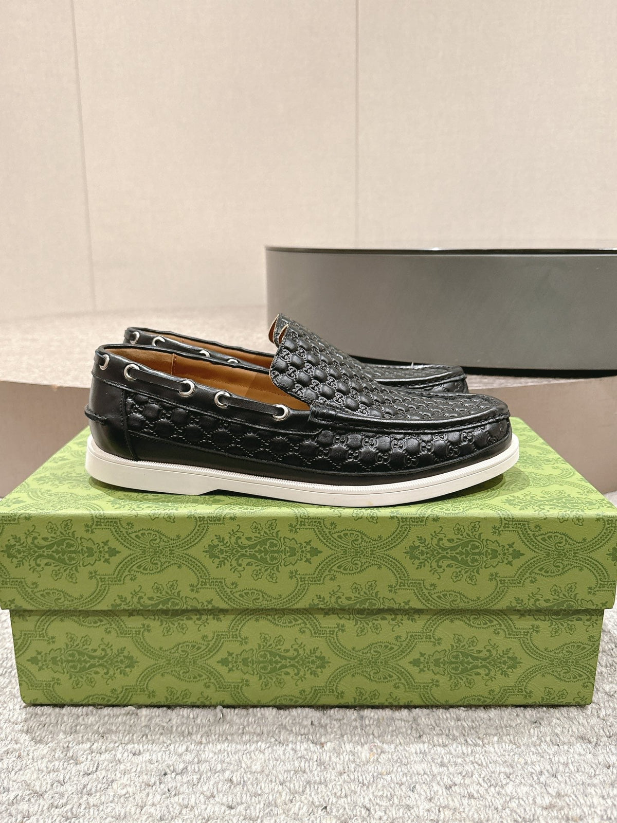 GG Men's 25 Loafer Black Calfskin 592175