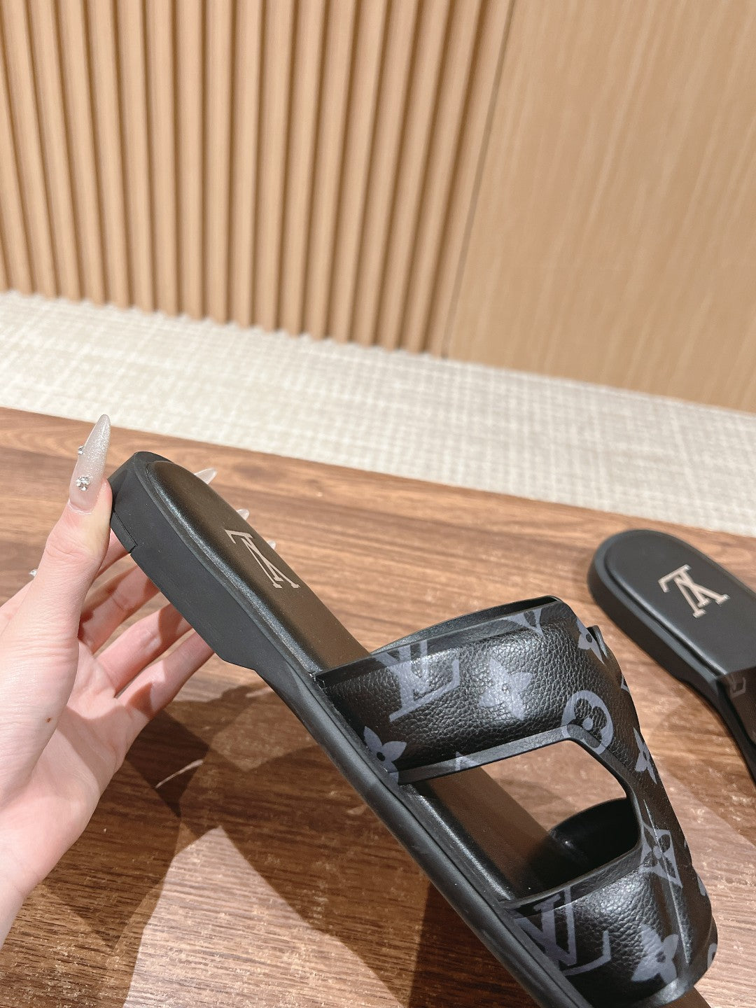 LV Oasis Black Monogram Calfskin