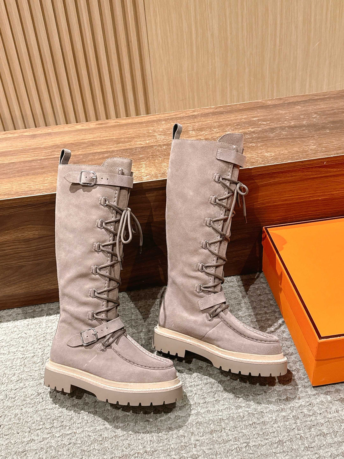 HM 25 High Boots Light Taupe Suede 512532