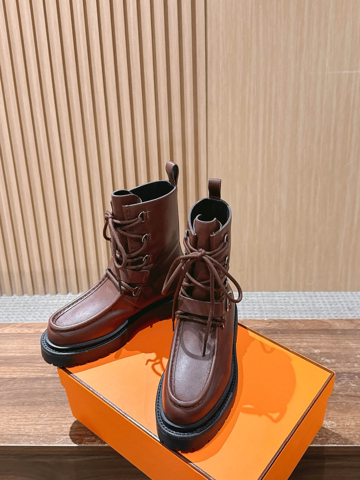HM 25 Boots Chocolate Brown Black Calfskin 512537