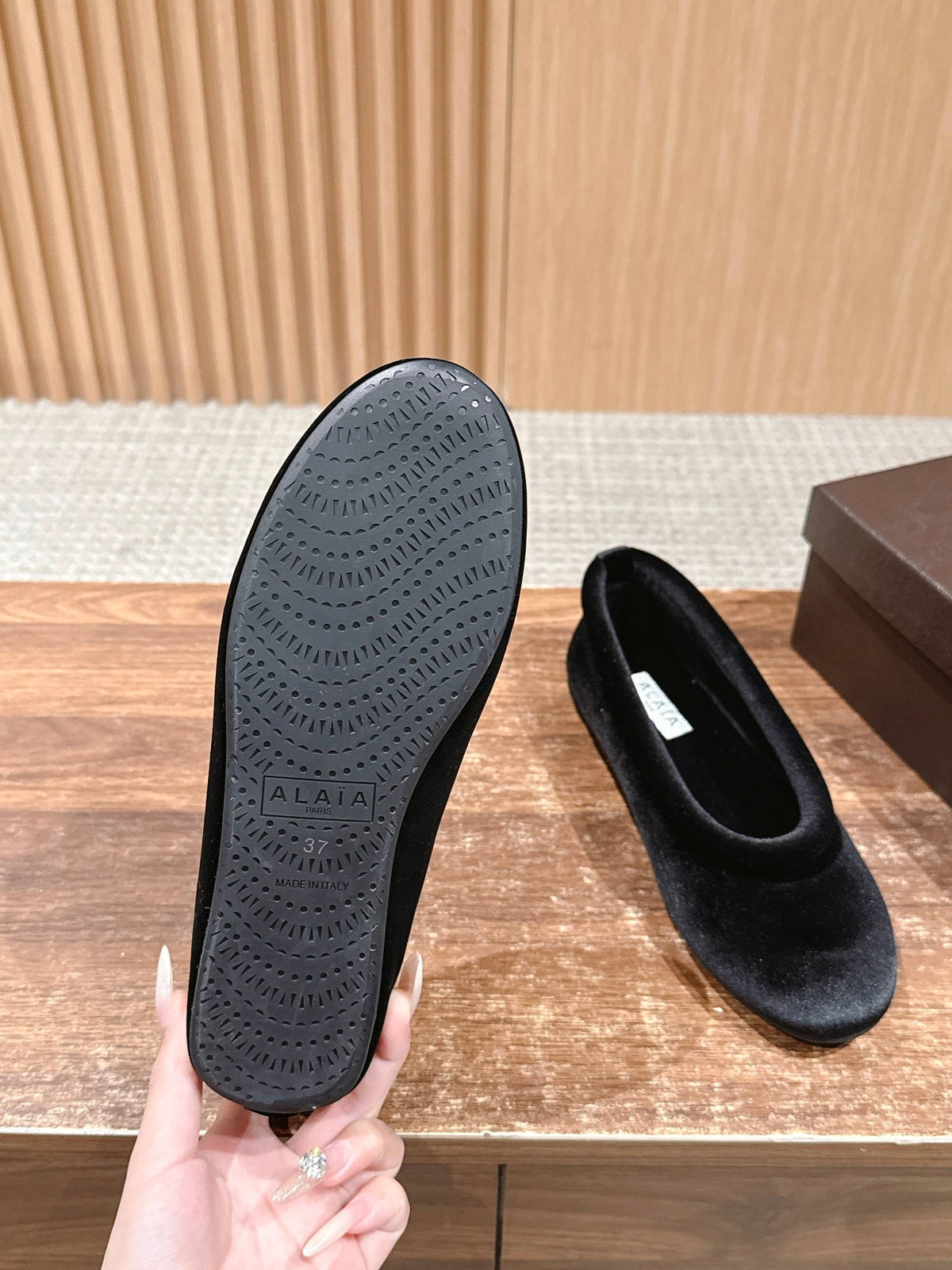 Alaia 2025 Ballet Flat Black Velvet 553856