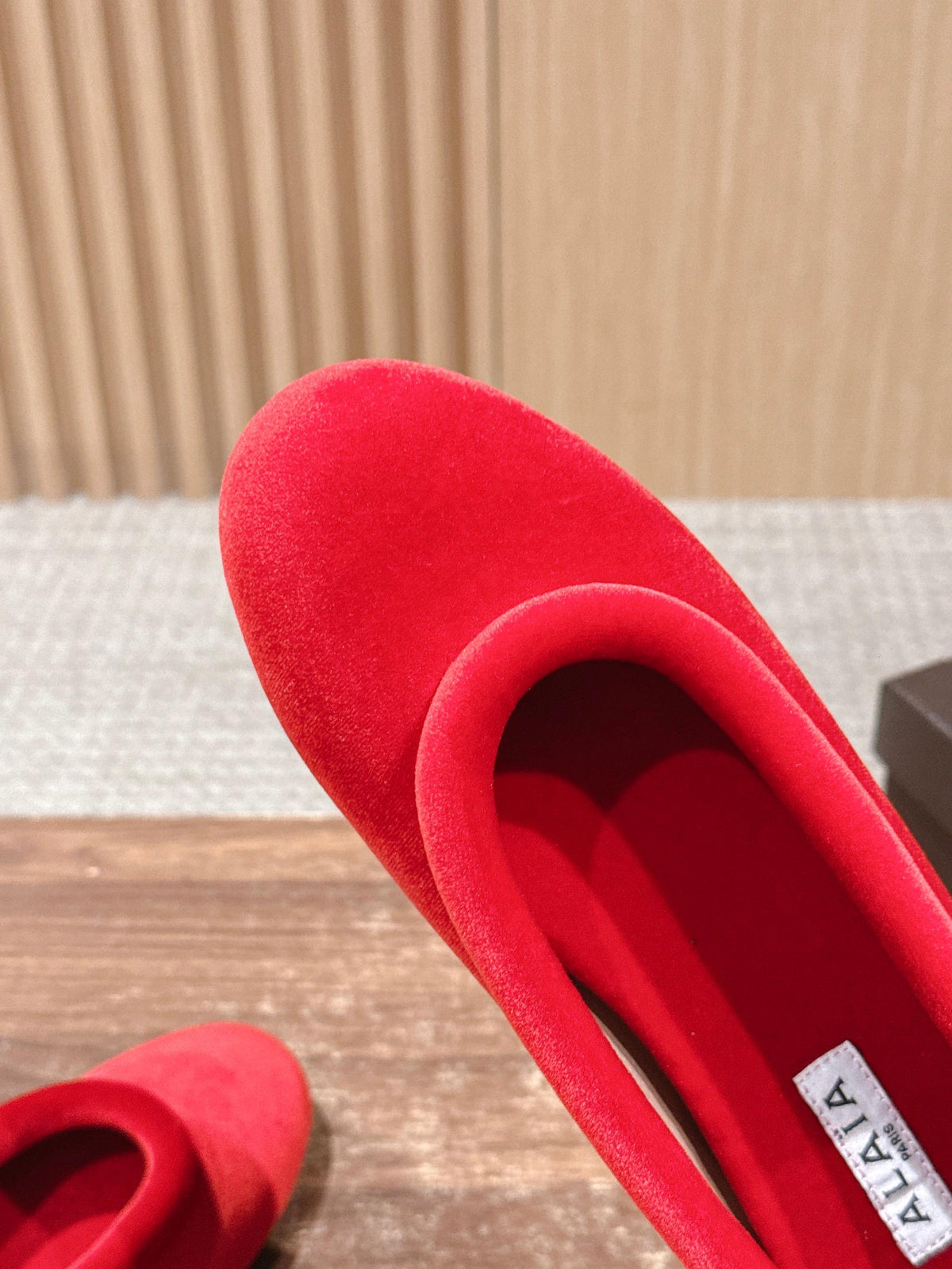 Alaia 2025 Ballet Flat Red Velvet 553857