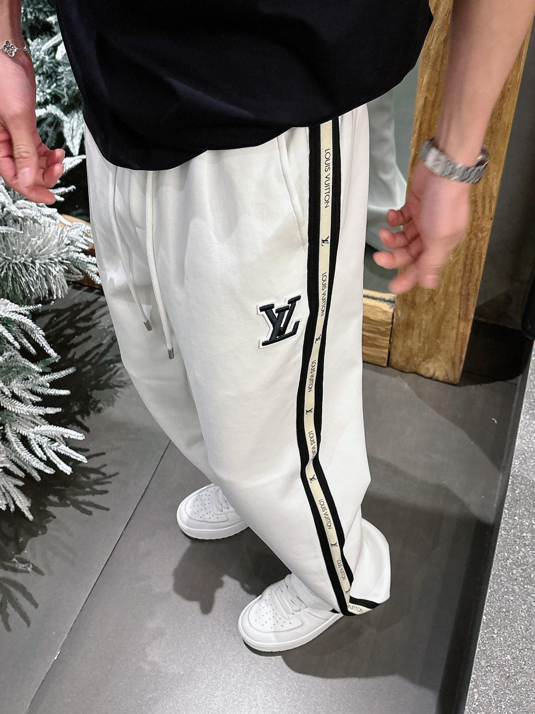 LV SWEATPANTS WHITE COTTON 239585