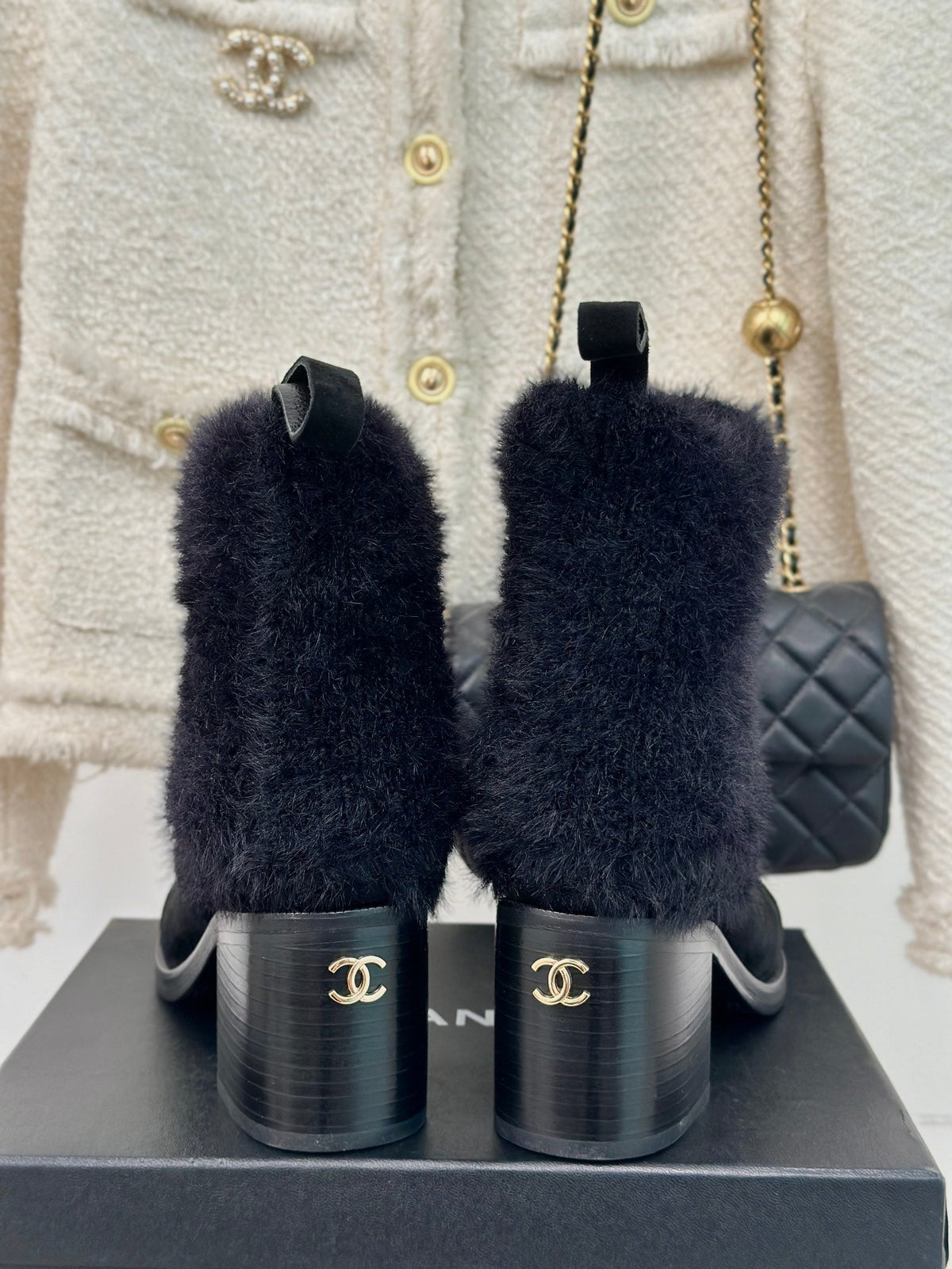 CC Short Boots 60mm Black Suede And Wool Yarn