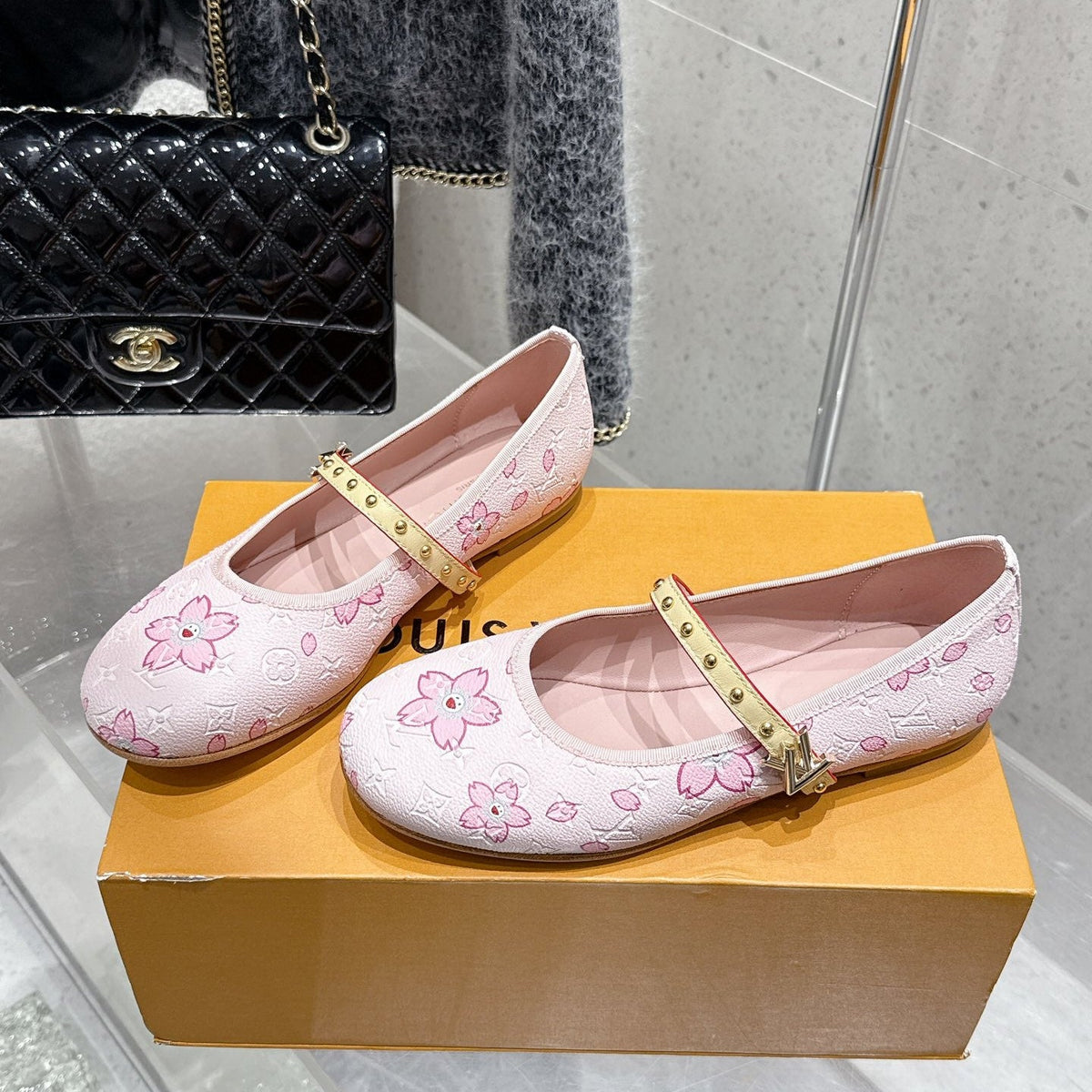 LV 26s Ballet Flats Light Pink Monogram Leather  610840