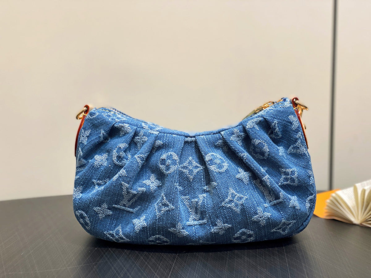 LV Pochette Valley 21cm Blue Denim