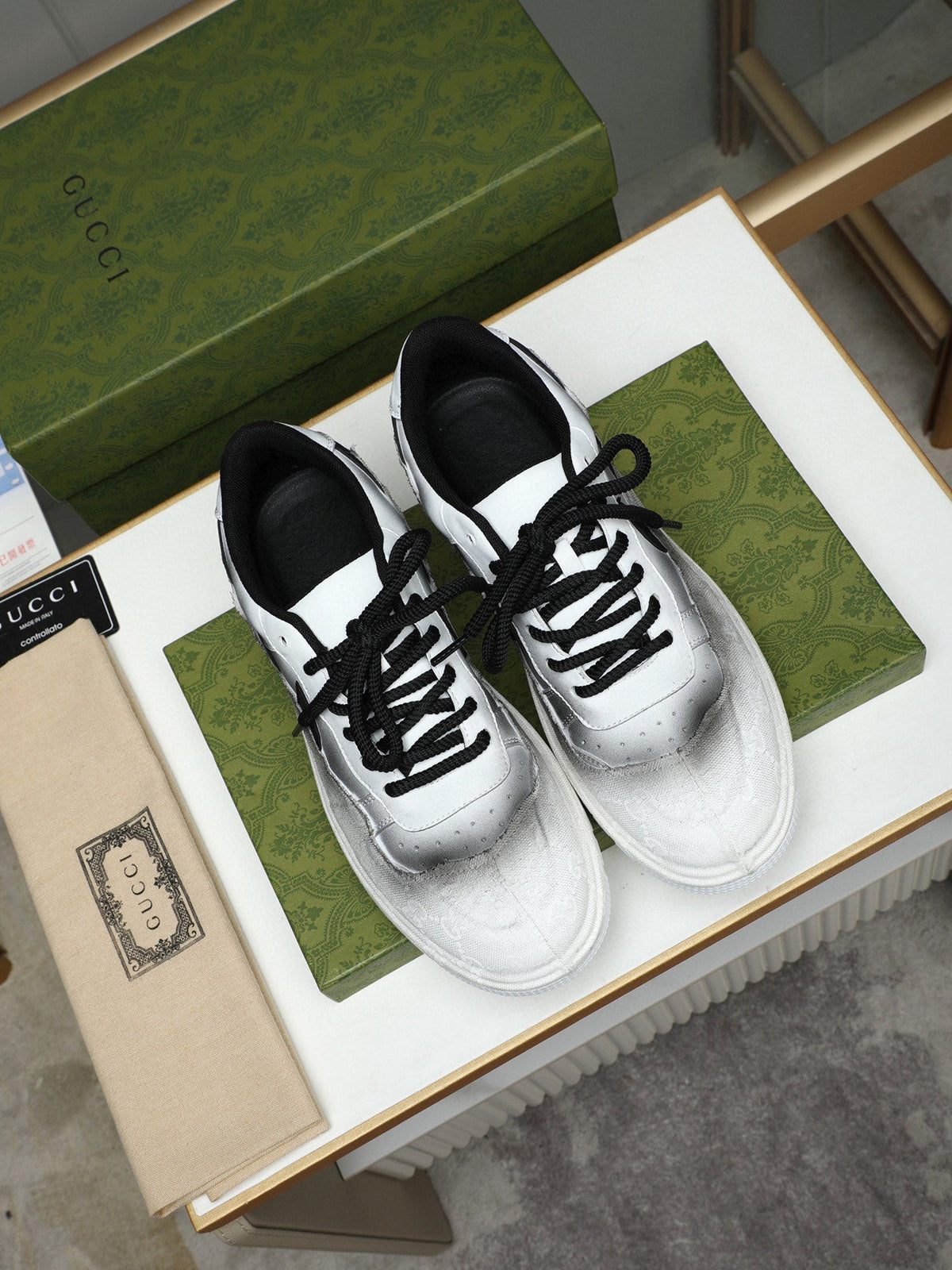 GG Men's Sneaker Black White 587316