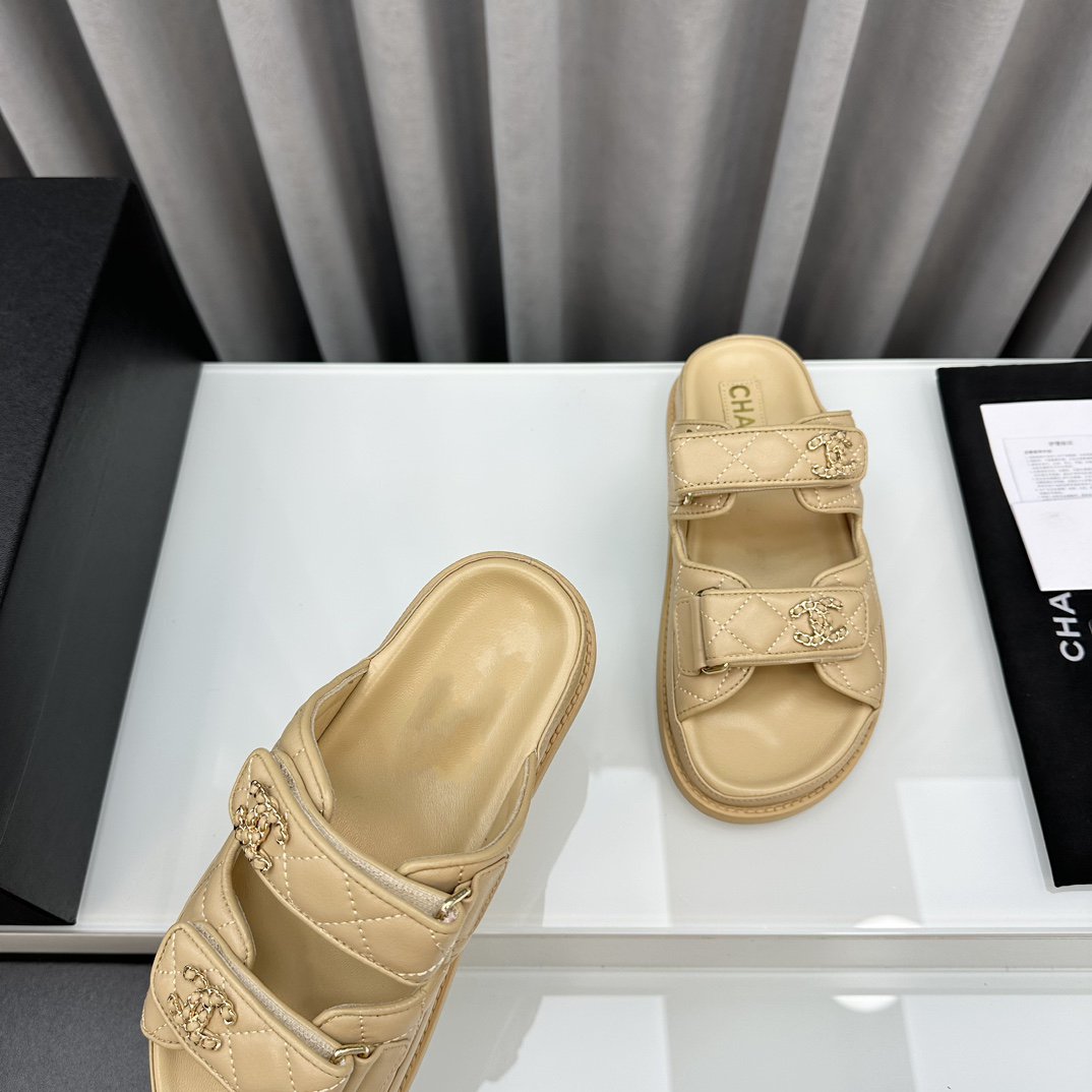 dad sandals beige lambskin mules