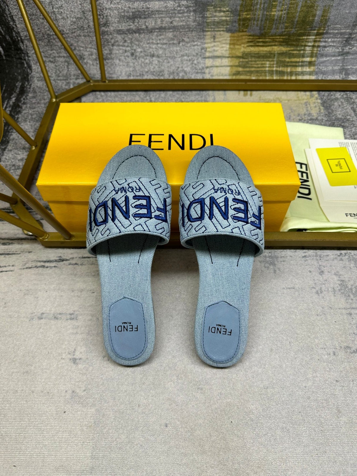 FF 5 Light Blue Canvas Slide