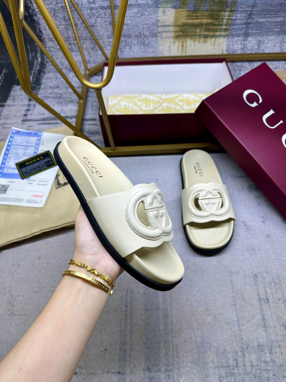 GG Slippers White Leather 235098
