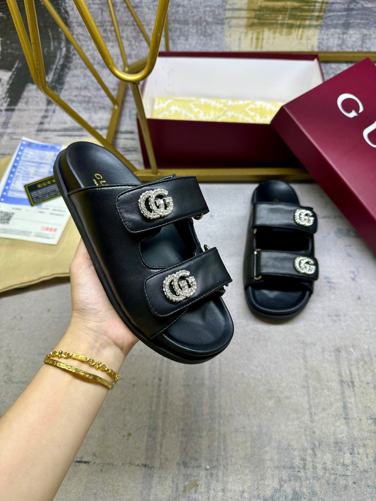 GG Women's Double G sandal Black Leather 235102