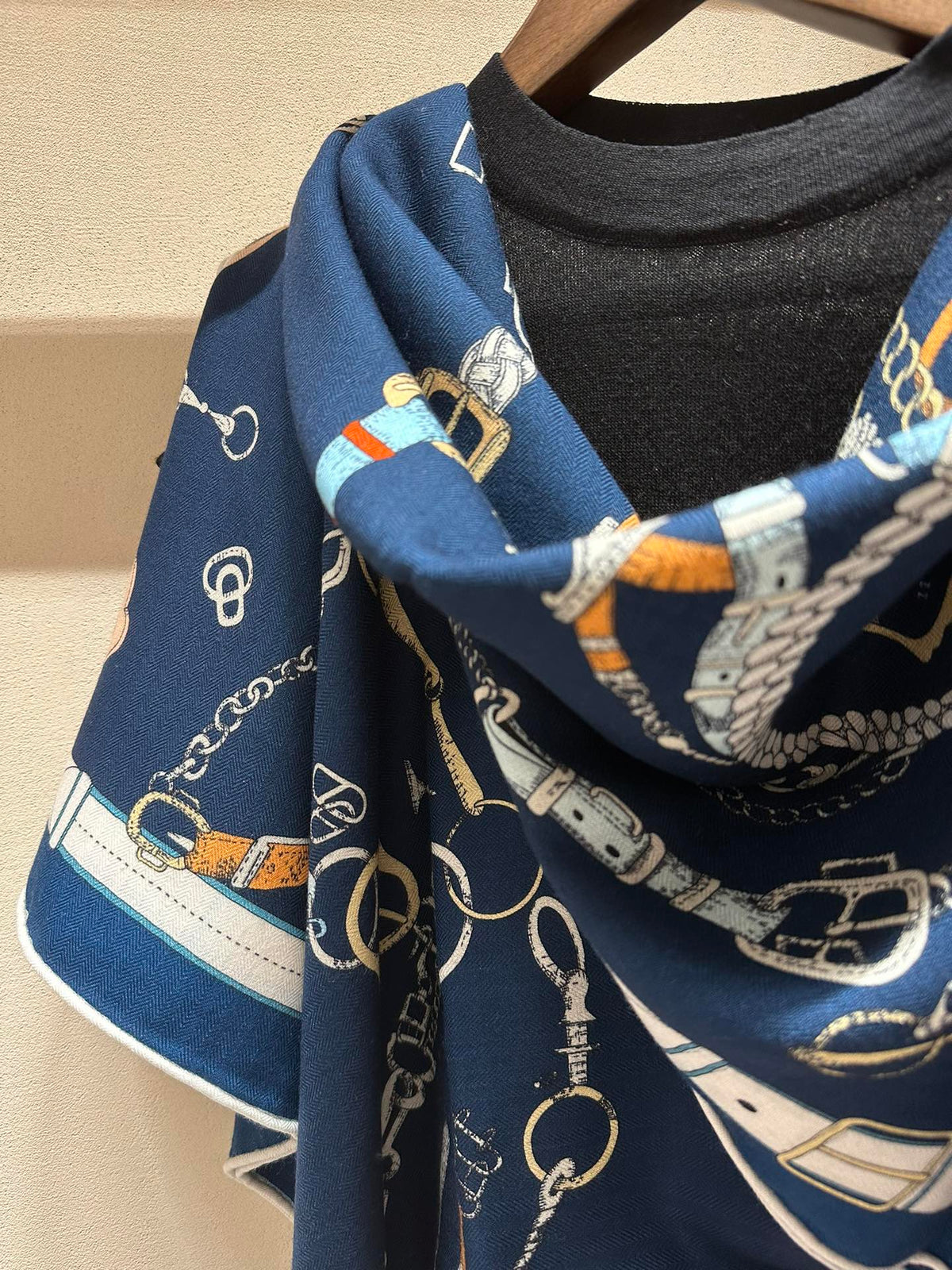 Chevaux Dechaines Shawl 135 CM IN Dark Blue Colorful Cashmere Silk 373682
