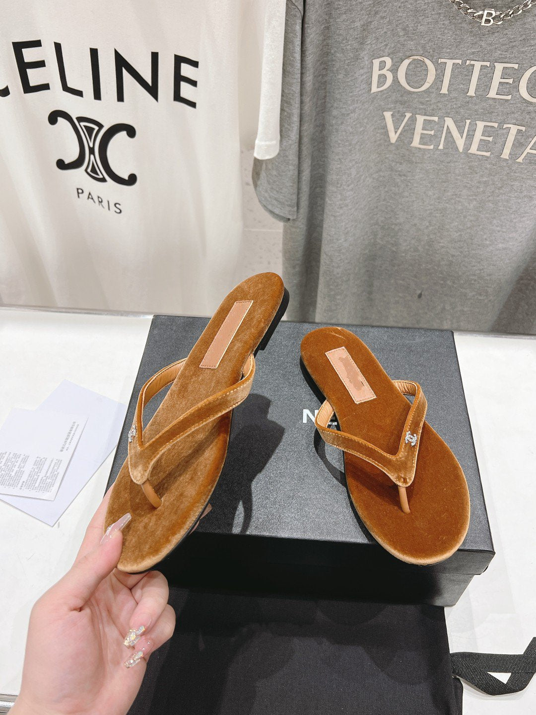 cc thong sandal brown velvet