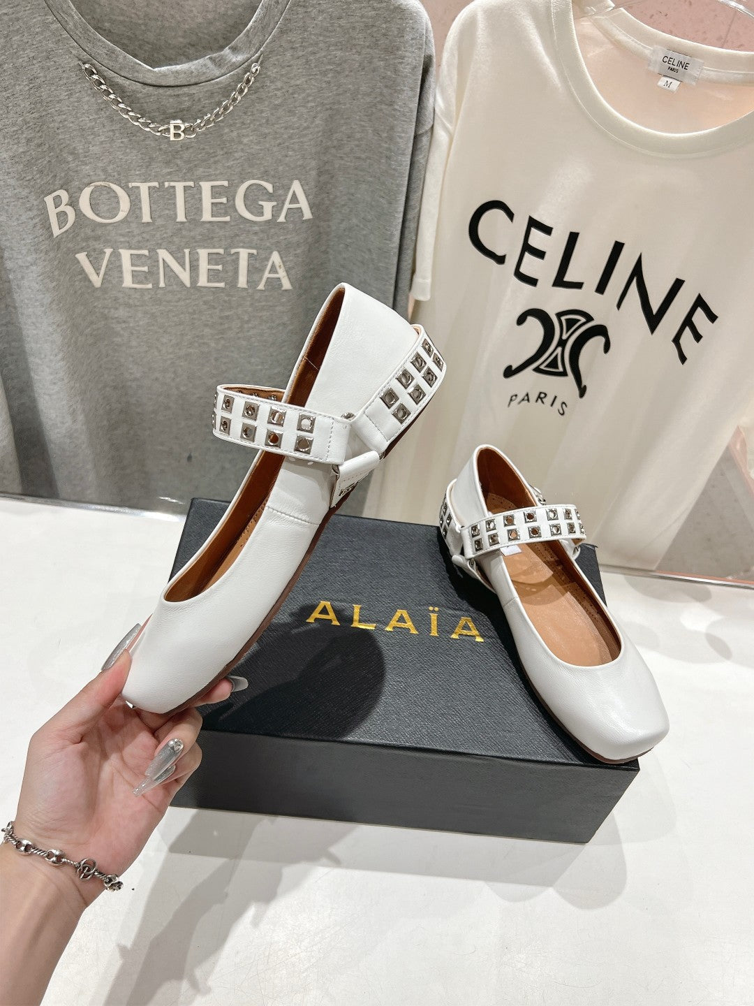 Alaila Biker Ballet Flats In White Cowhide 911438