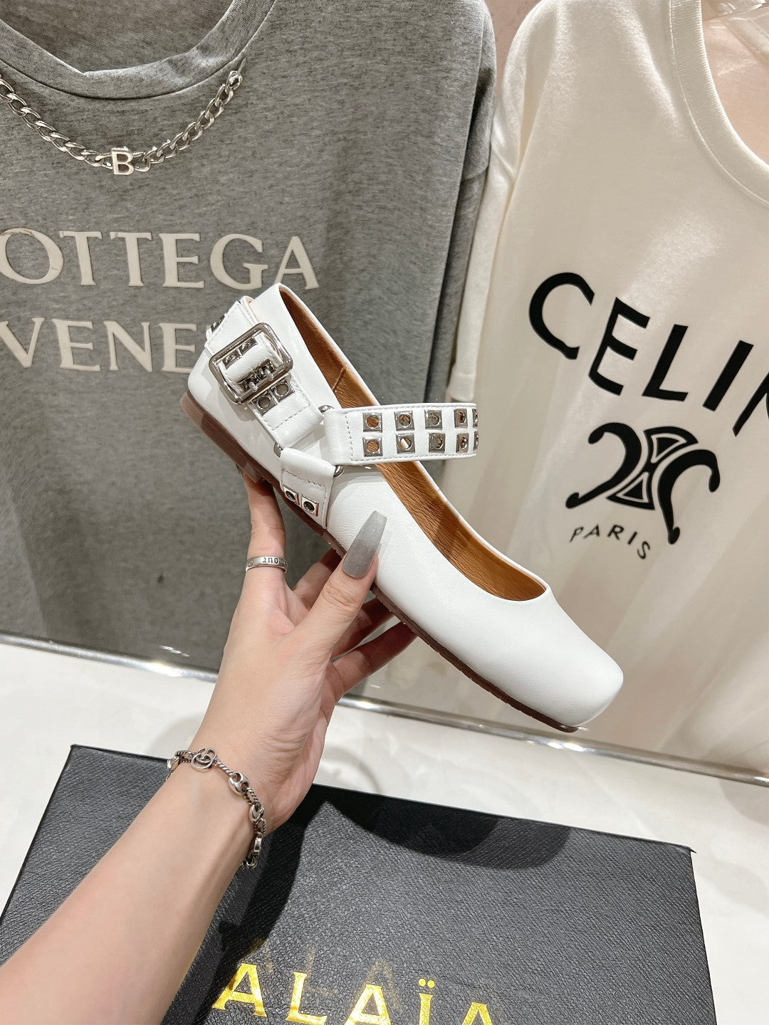 Alaila Biker Ballet Flats In White Cowhide 911438