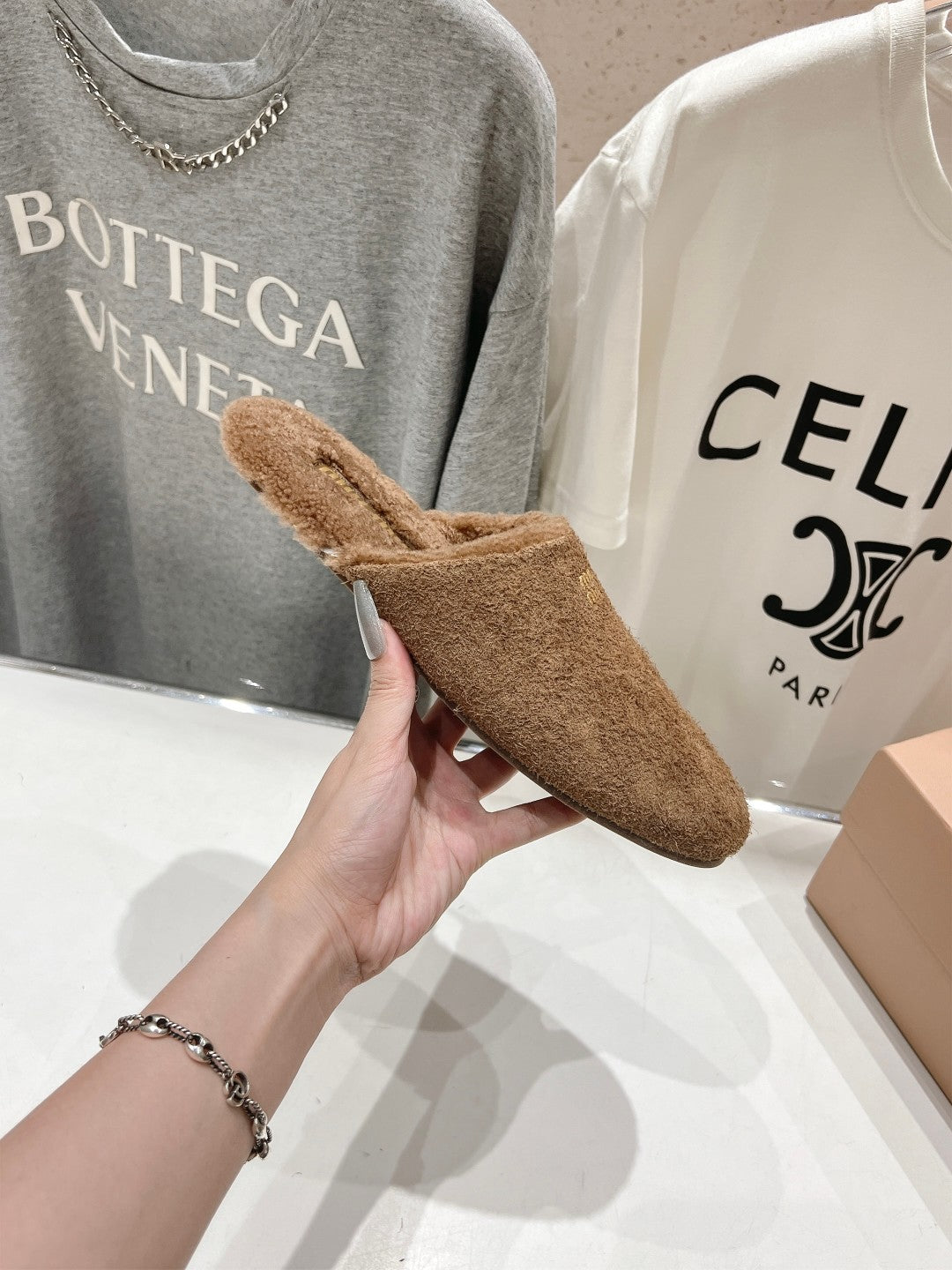 Miu Slippers Peanut Brown Imported Sheepskin