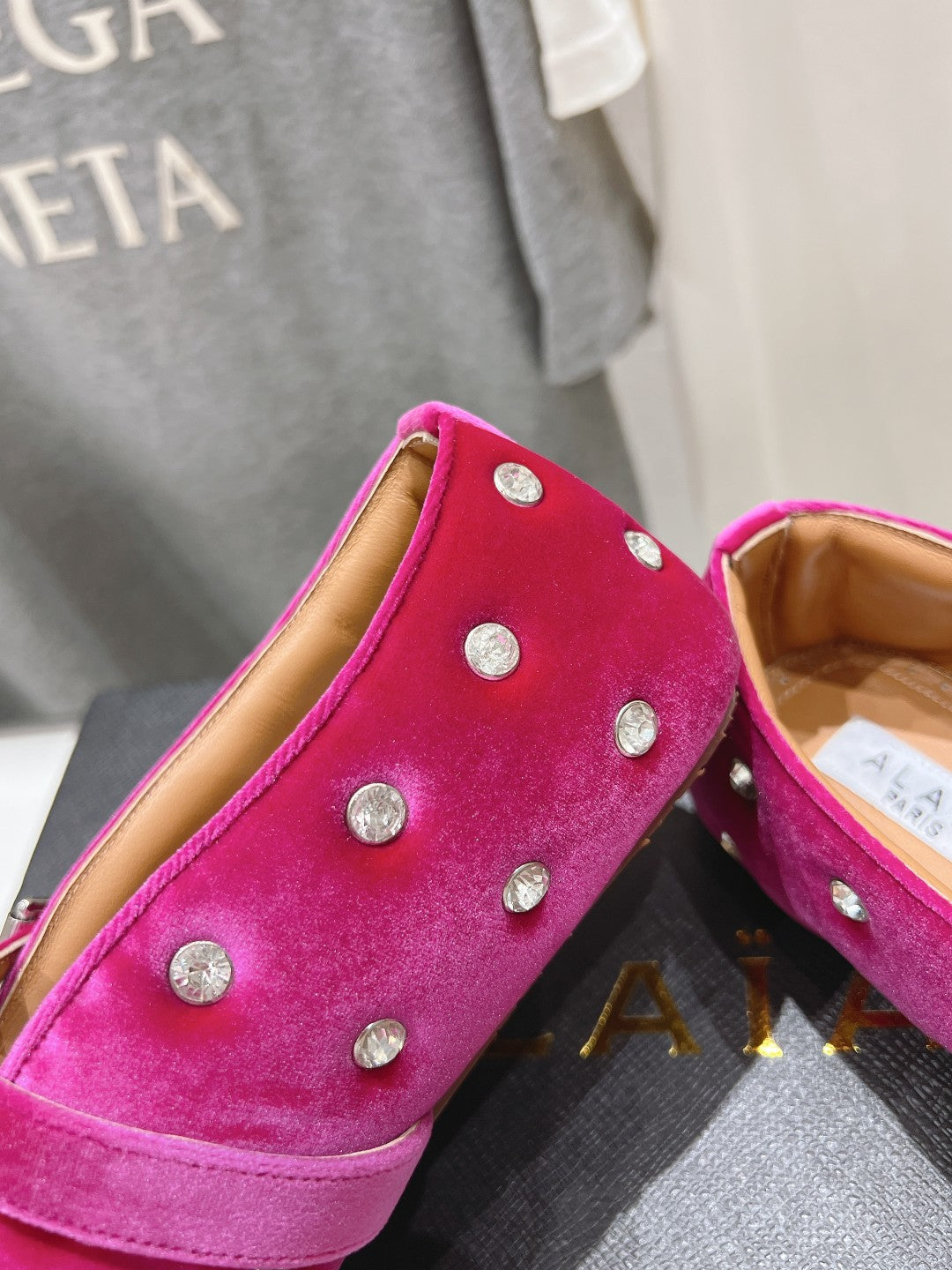 Alaila Ballet Flats In Deep Pink Velvet With Rhinestones 972002