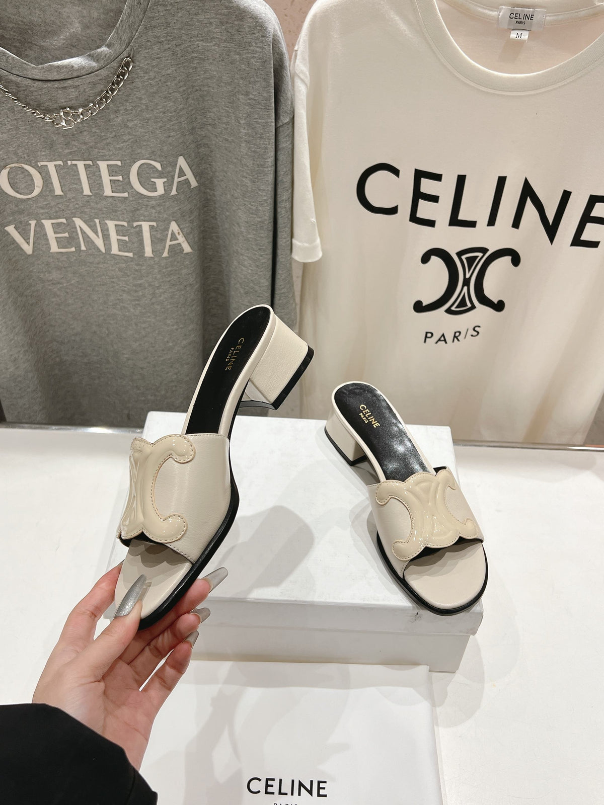 CELINE 25C CLEMENCE MULE WHITE SHEEPSKIN 236749