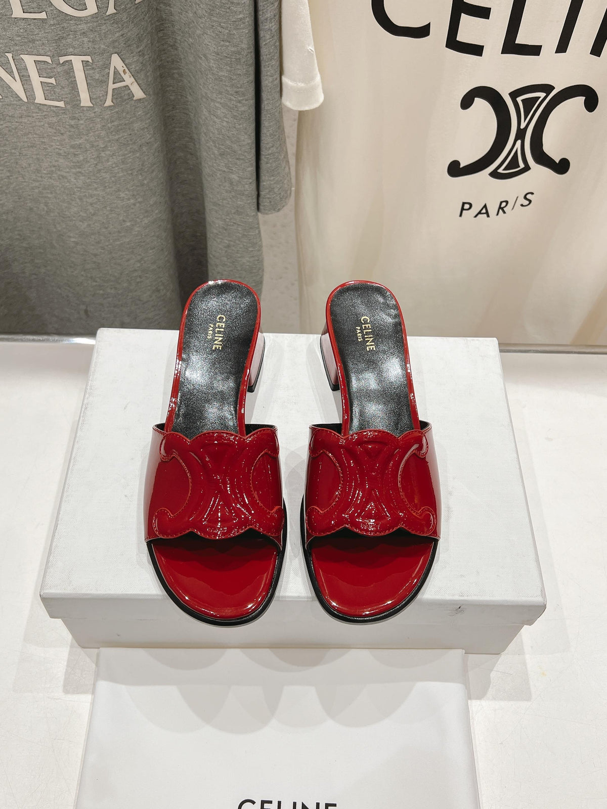CELINE 25C CLEMENCE MULE RED PATENT LEATHER 236750