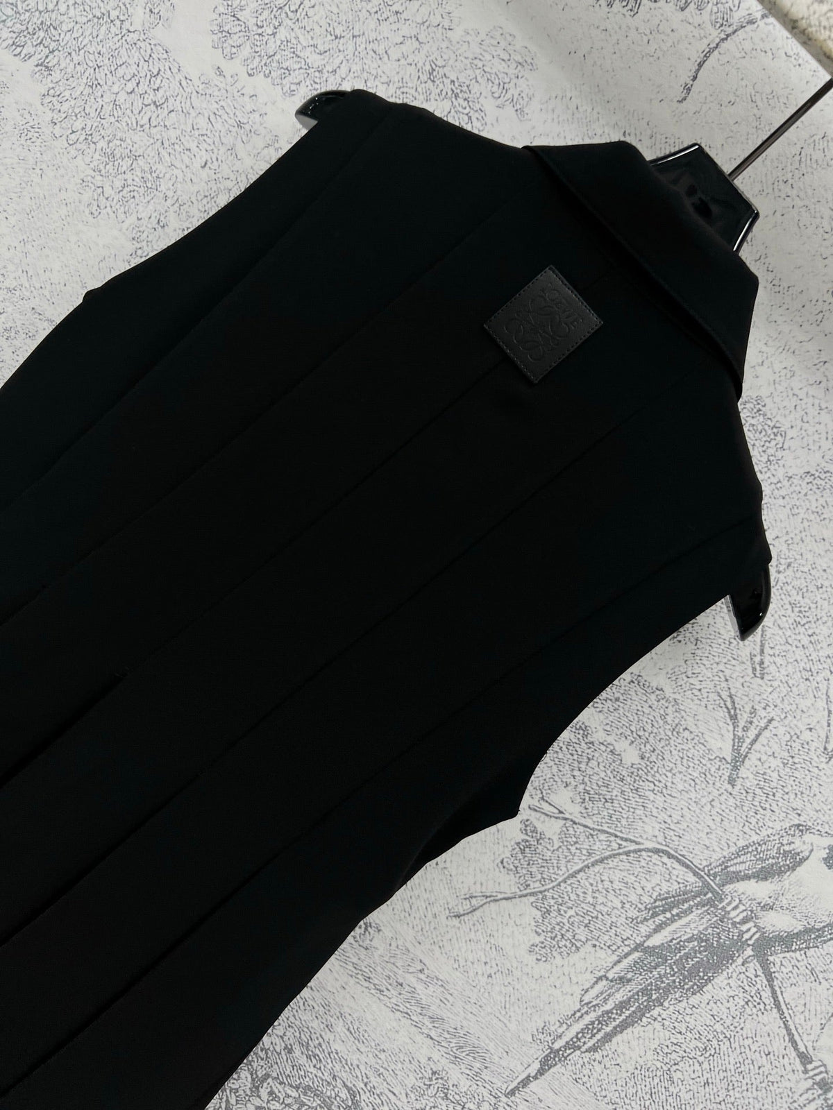 Loewe 25 Sleeveless Pleated Shirt Black Polyester Fiber