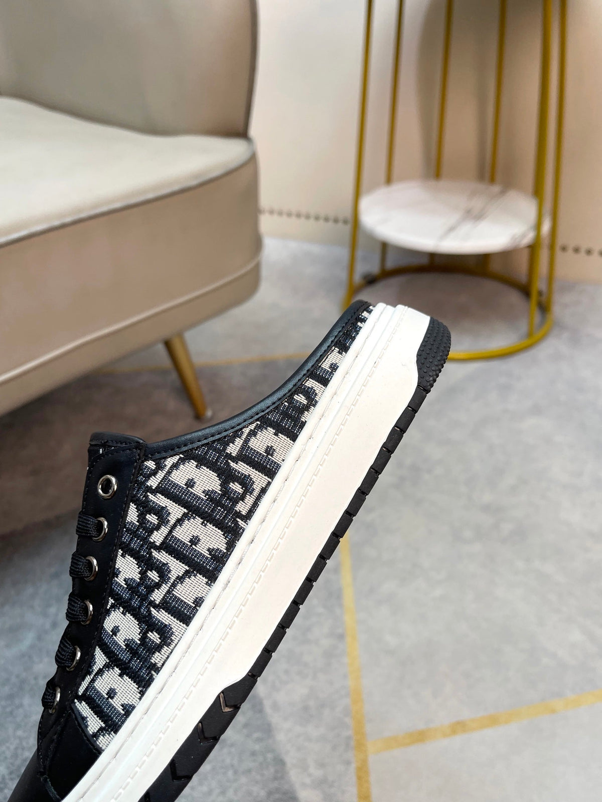 CD RETRO MULE BLACK AND BEIGE CALFSKIN
