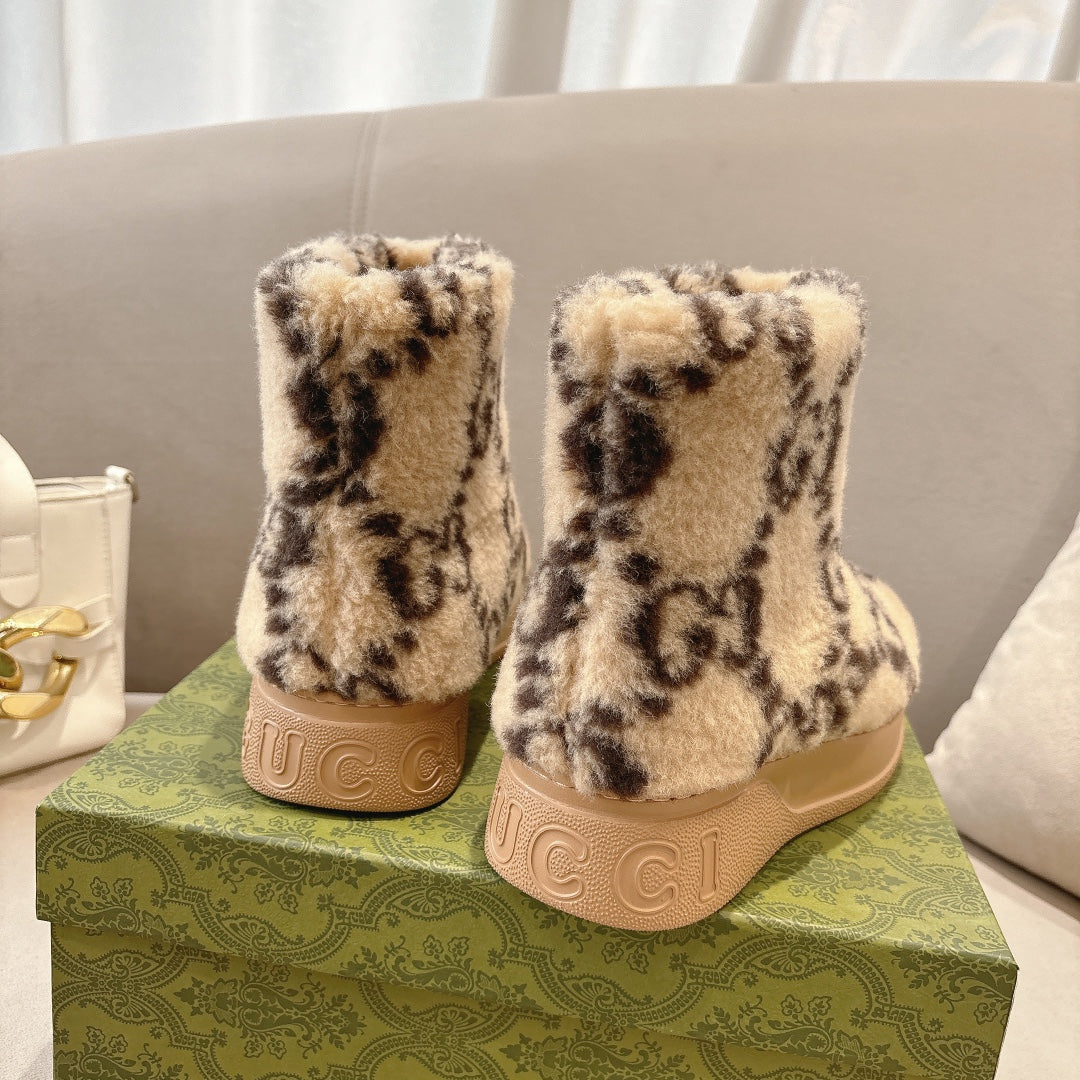 GG Snow Boots Beige Black Wool 576232