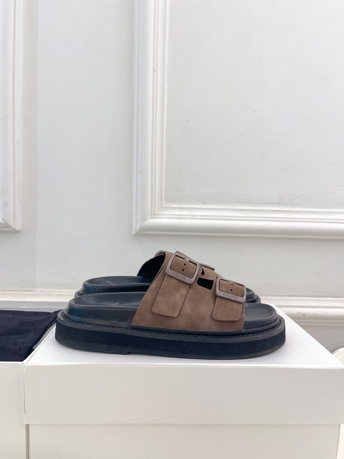 DAD SANDAL MULE IN MEIDUM BROWN SUEDE