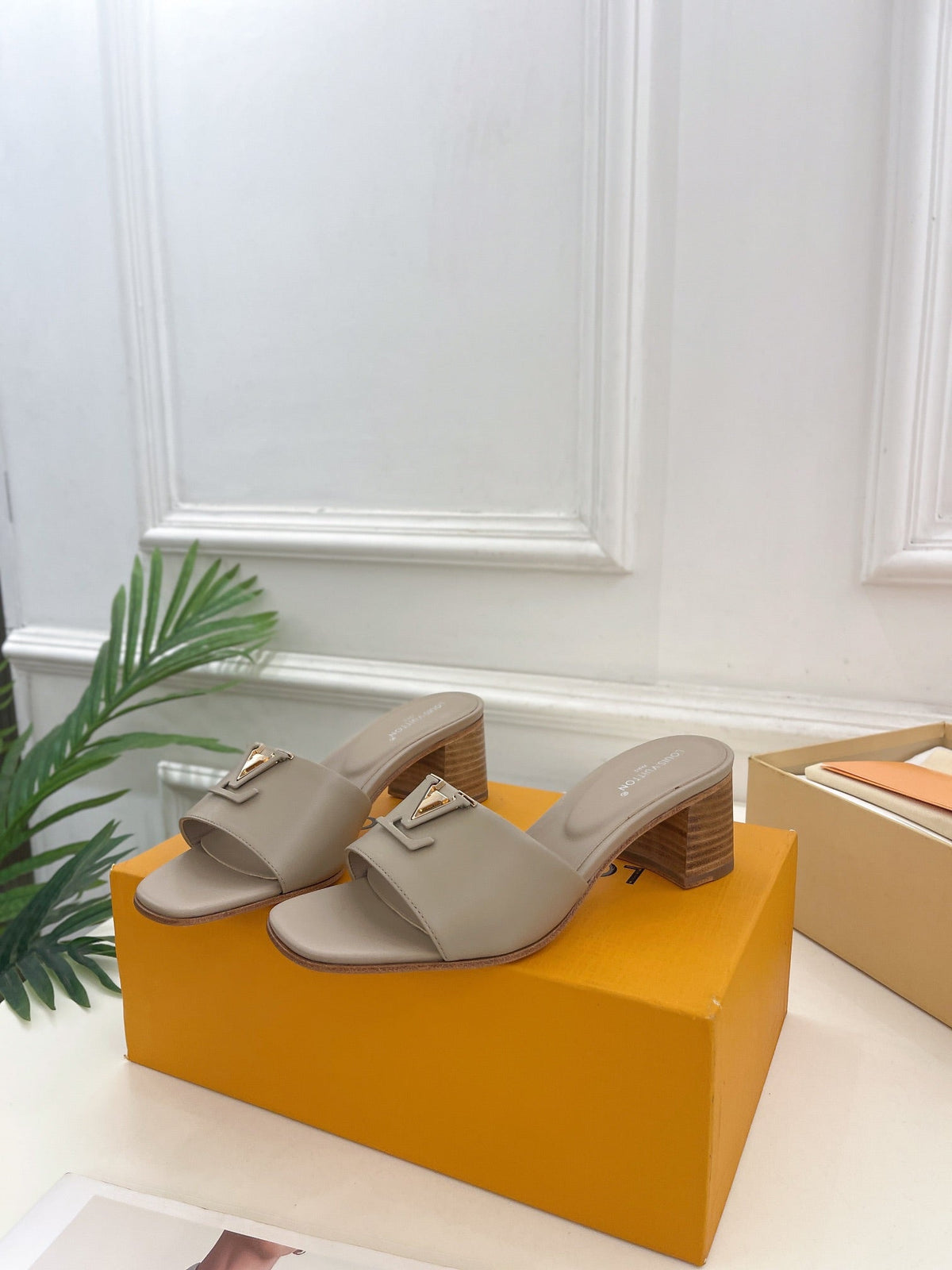 lv capri mule 45mm grey calfskin