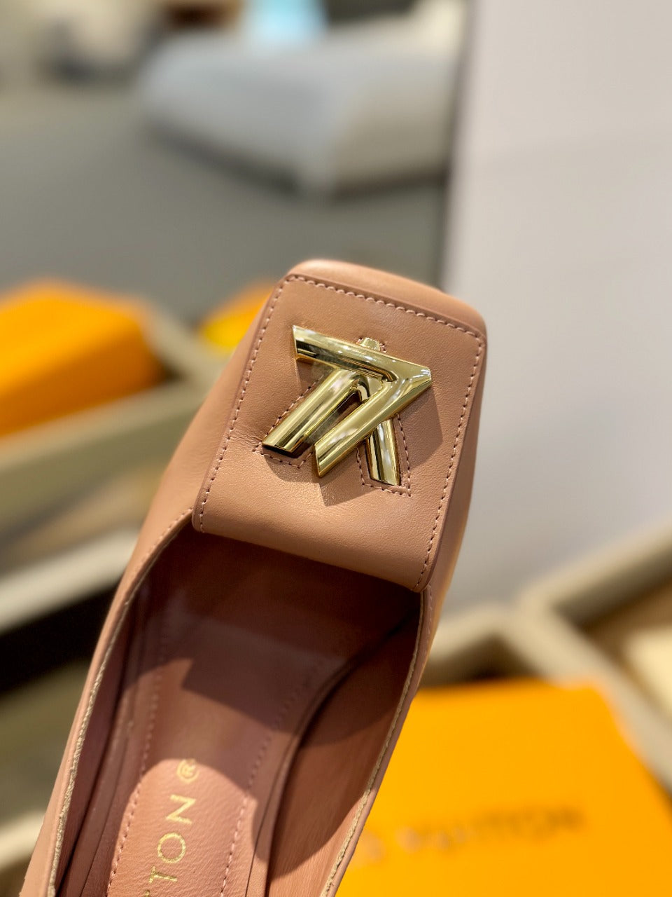 LV Shake Pump 120mm Nude Pink Cowhide