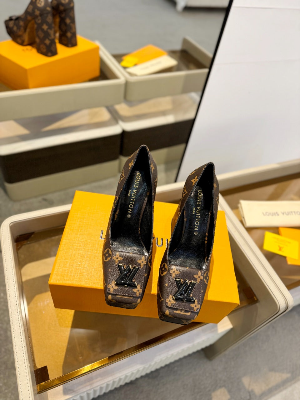 LV Shake Pump 120mm Dark Brown Monogram Cowhide
