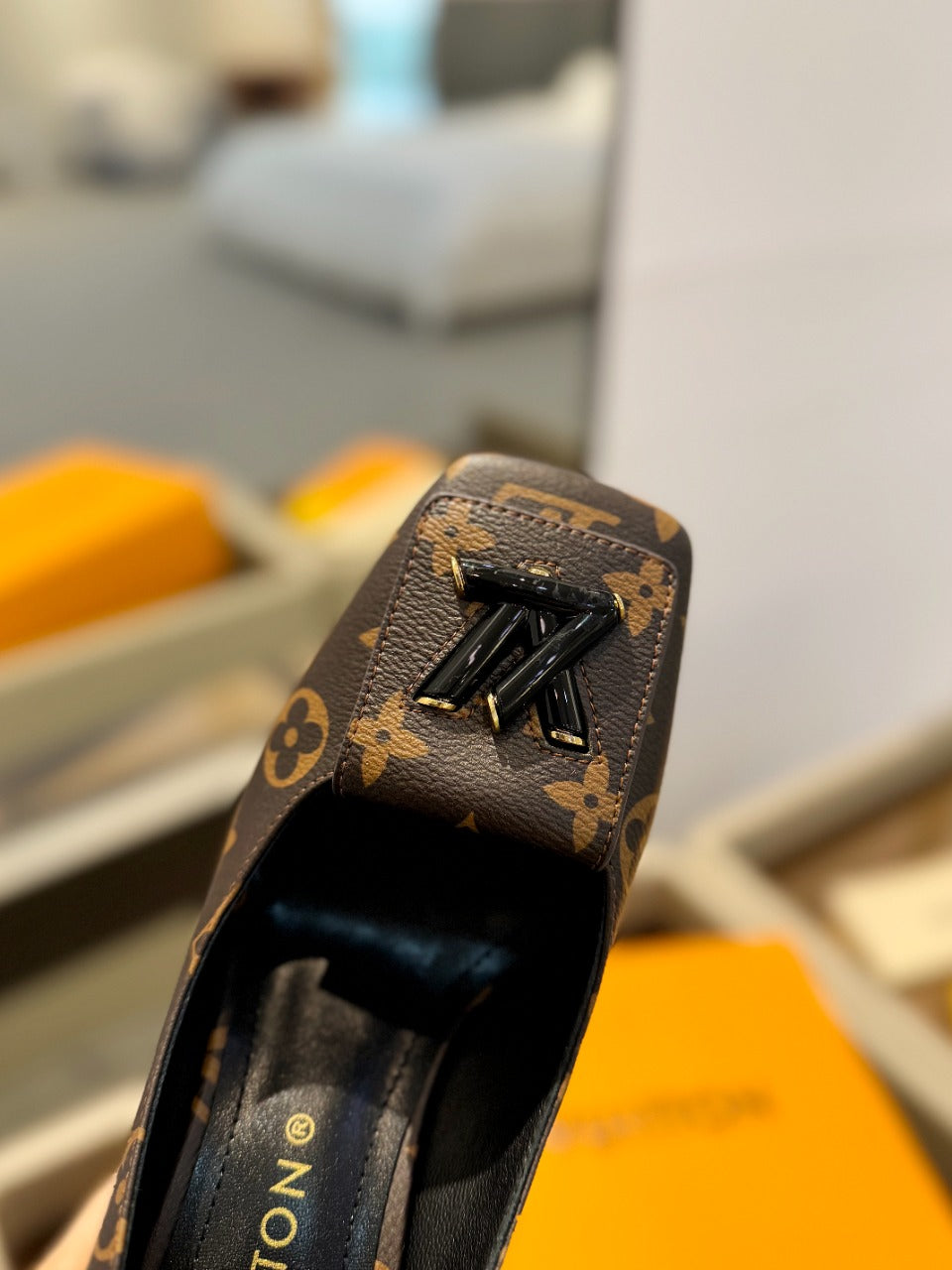 LV Shake Pump 120mm Dark Brown Monogram Cowhide