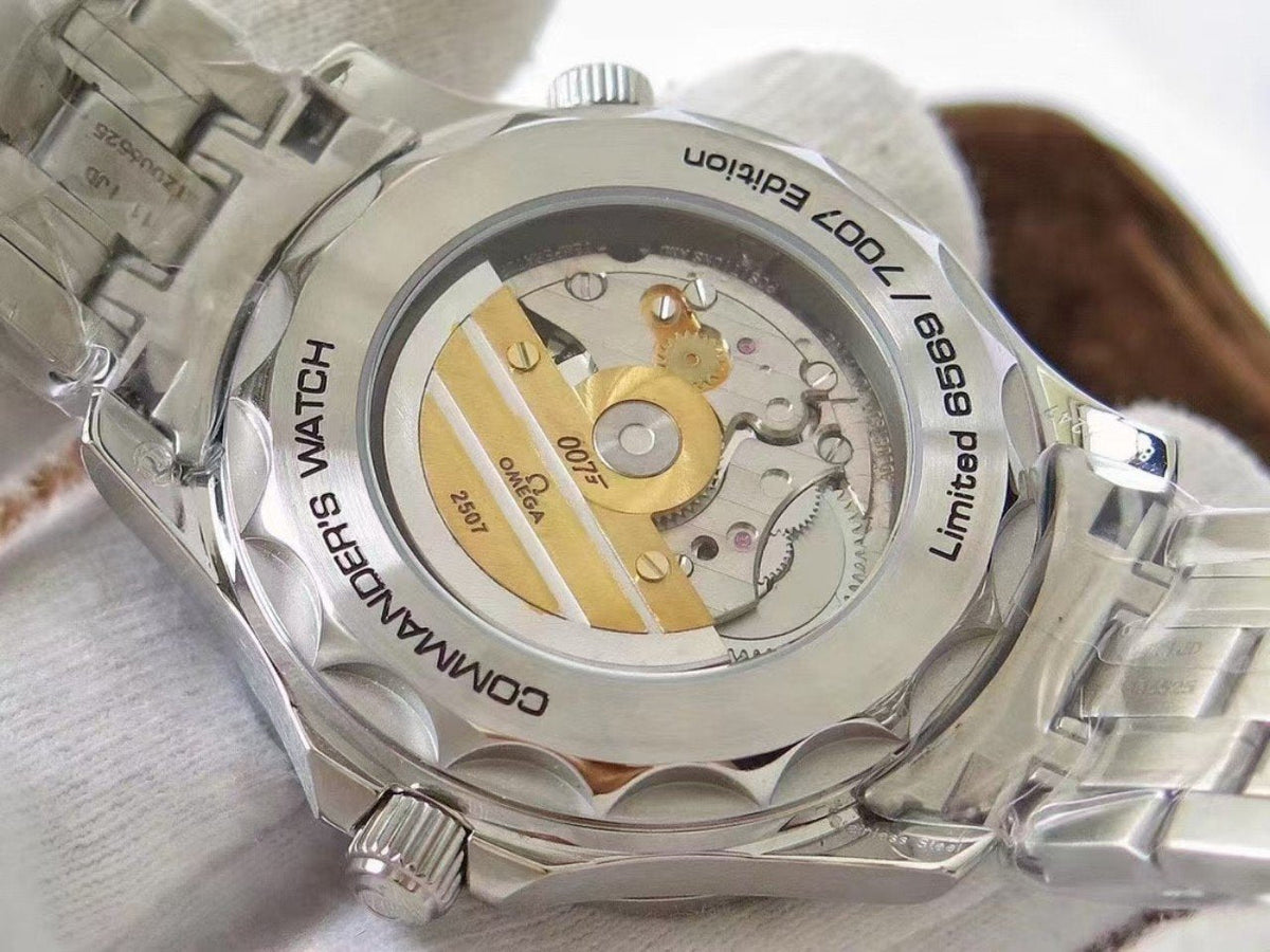 SEAMASTER COMMANDER WHITE DIAL STEEL STRAP