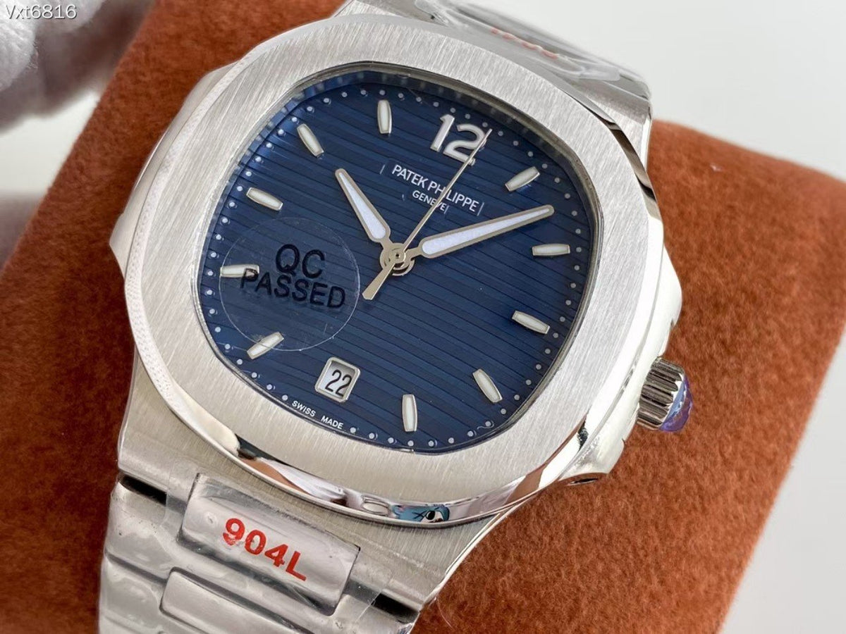 NAUTILUS STAINLESS STEEL 40MM BLUE DIAL